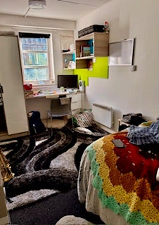 Room in Shared Student Flat Main Photo
