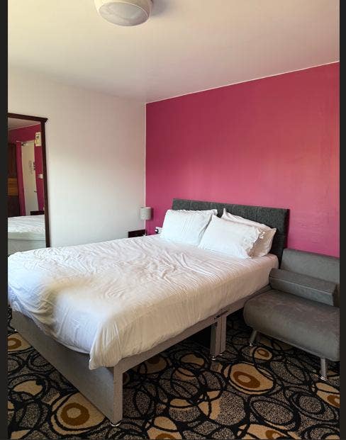 Double Room En-Suites – Furnished – Flexible Stay! Main Photo