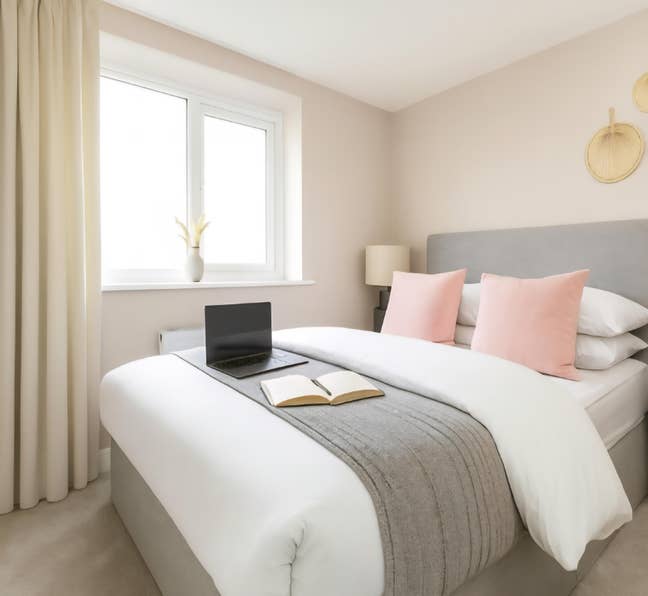 Double Room in Friendly Home - Didcot  Main Photo