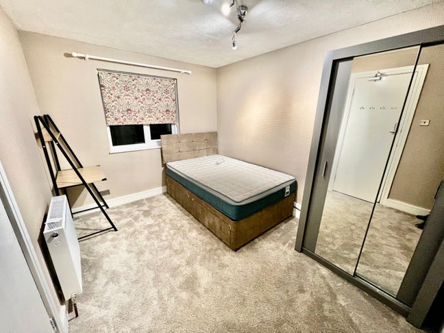 Single Room with Ensuite in Ashford  Main Photo