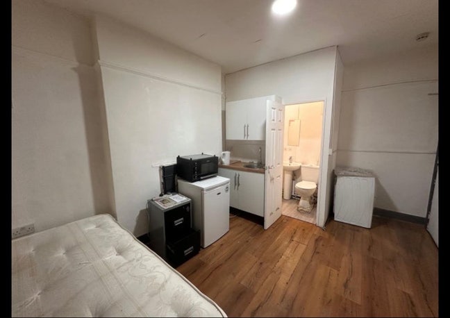 Private studio  flat to let in Southampton Main Photo