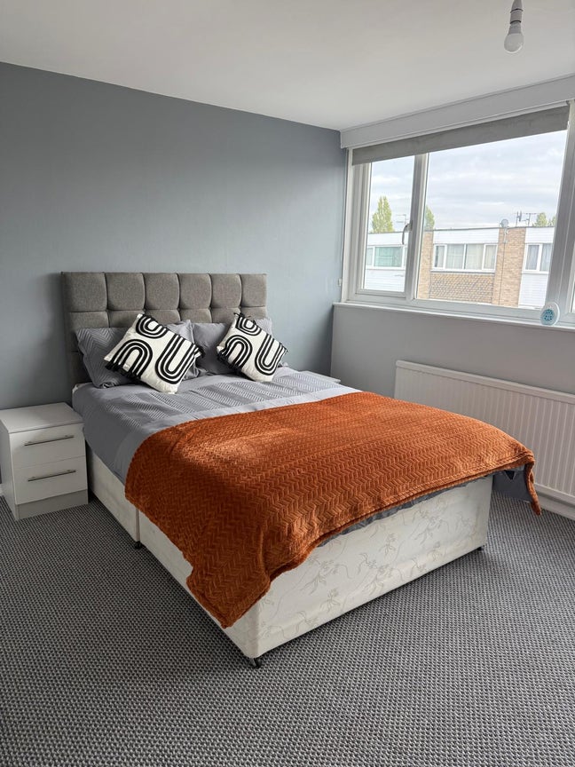🏡 2 En Suite Rooms Available in Corby Main Photo