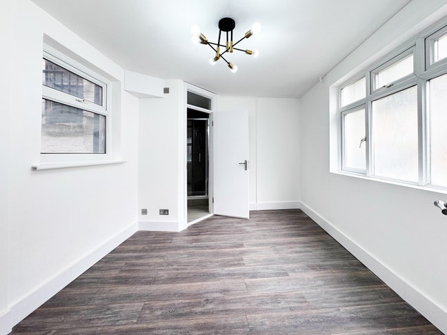 A recently refurbished studio flat in Archway, N19 Main Photo