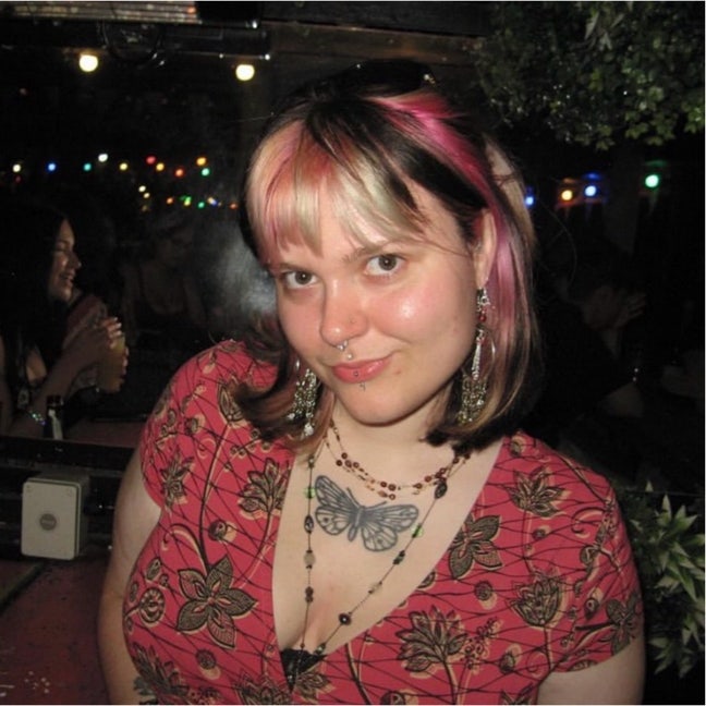 20 year old professional female  Main Photo