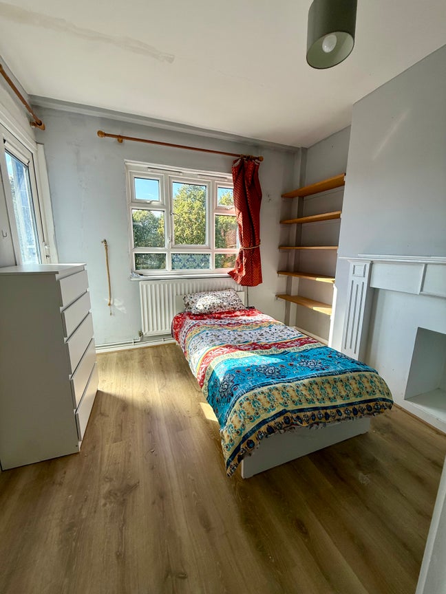 Recently Renovated Rooms in a Perfect Location Main Photo
