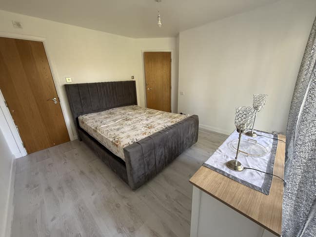 Short-medium let, all bills included, 2 bathrooms Main Photo
