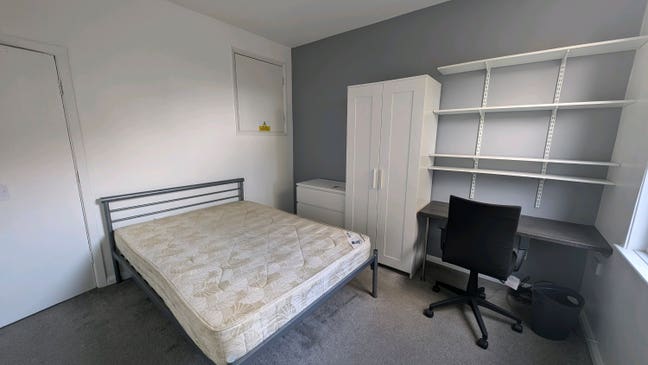 4 Bed Property in Lenton Main Photo