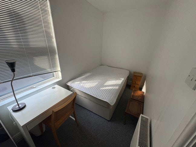 Double bedroom to let in STUDENT property 🏠  Main Photo
