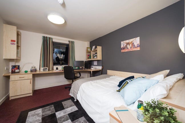 Tenancy take over for single ensuite room Main Photo