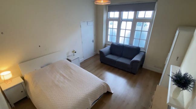 Huge room in 4bed terraced house + lounge - now Main Photo