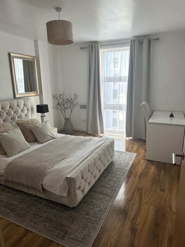 Spacious 1 bed apartment Main Photo