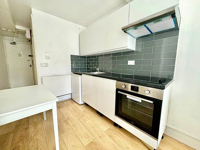 Studio in Kember Street, Islington, London, N1 Main Photo