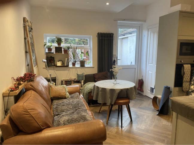 Large double rm 10 mins from Blackhorse Rd stn Main Photo