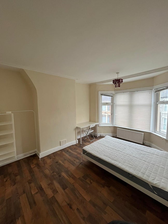 Low Deposit Option! - Double Rooms in Walton L9 Main Photo