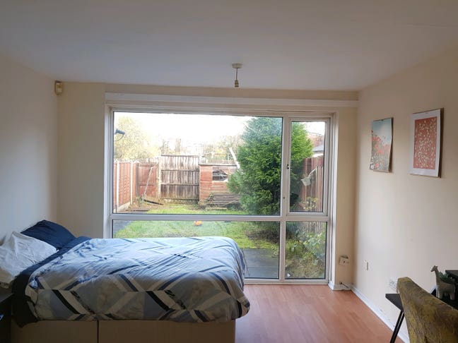 Low Deposit Option! - Couples Welcome - Selly Oak  Main Photo