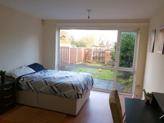 Low Deposit Option! - Couples Welcome - Selly Oak  Main Photo