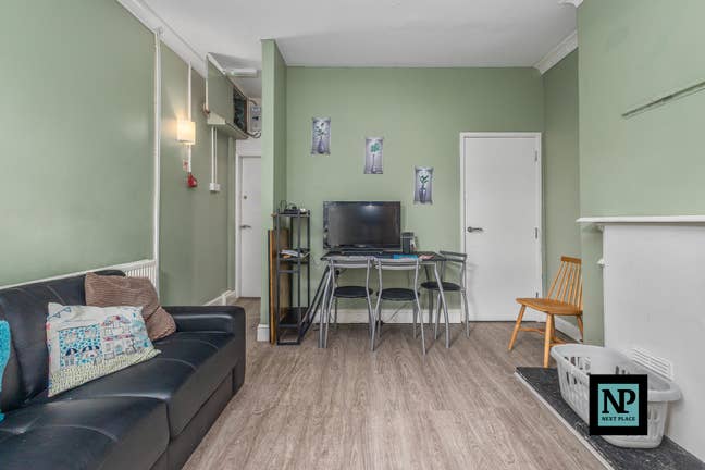 Room Available Now  Main Photo