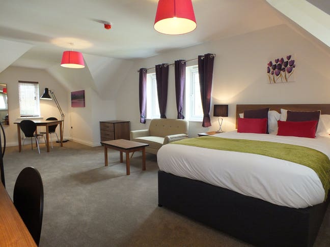 Great Double Rooms near M4 & Countryside Main Photo