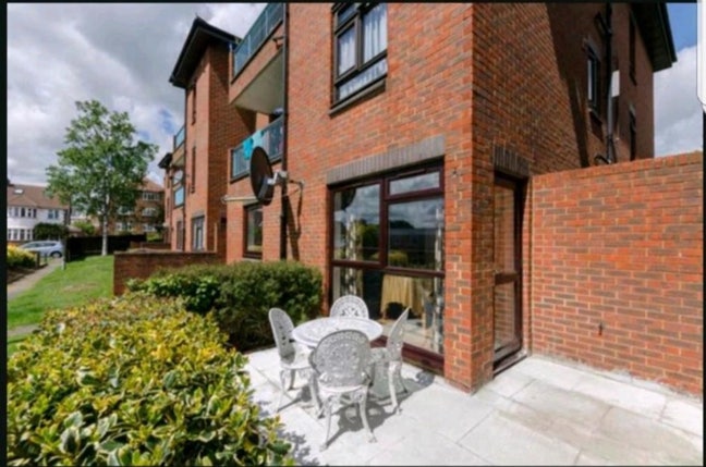 Bright and Spacious (Share Room) in Finchley Main Photo