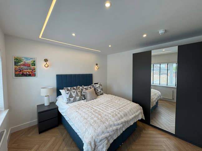 Elegant Luxury Double Room with Private Ensuite Main Photo