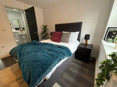 Amazing En Suite Rooms in 6 bedroom student flat Main Photo
