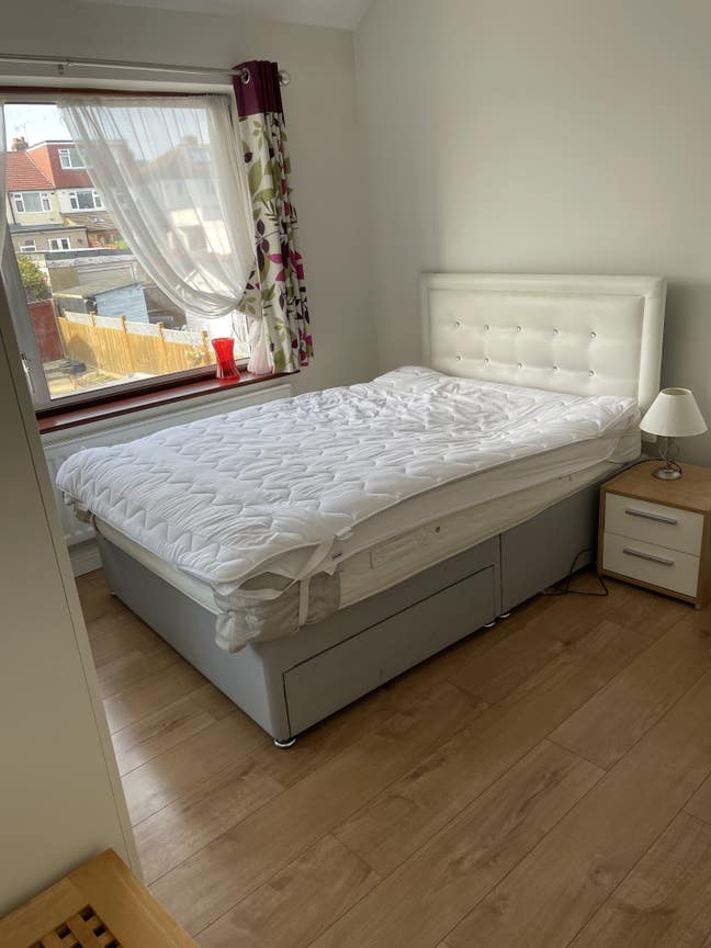 Double bedroom available with adjacent bathroom  Main Photo