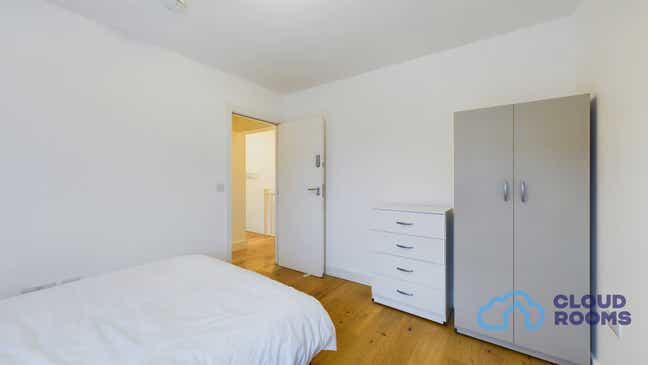🏡 4 Double Rooms Available, Farnborough GU14  🔥 Main Photo