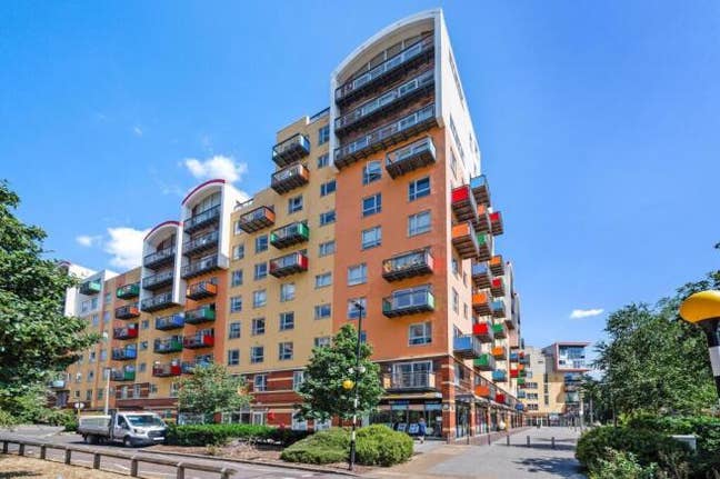 3 Beautiful Rooms in North Greenwich-Reserve Now!! Main Photo
