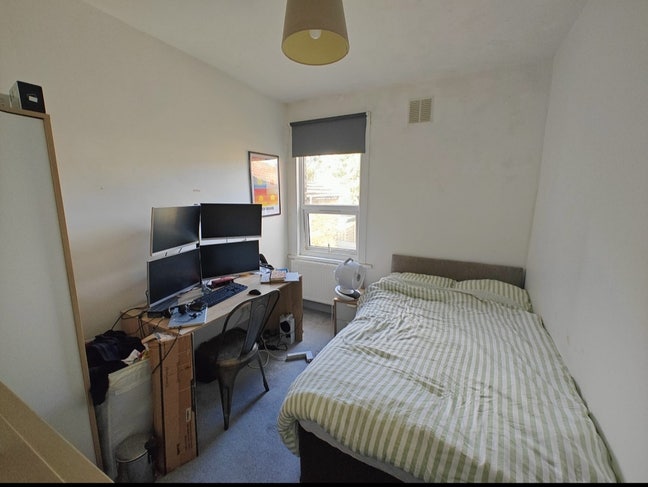 Flatmate wanted for double room in 2-bed flat Main Photo