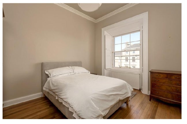 Shared large rooms in 4 bedroom apartment Main Photo