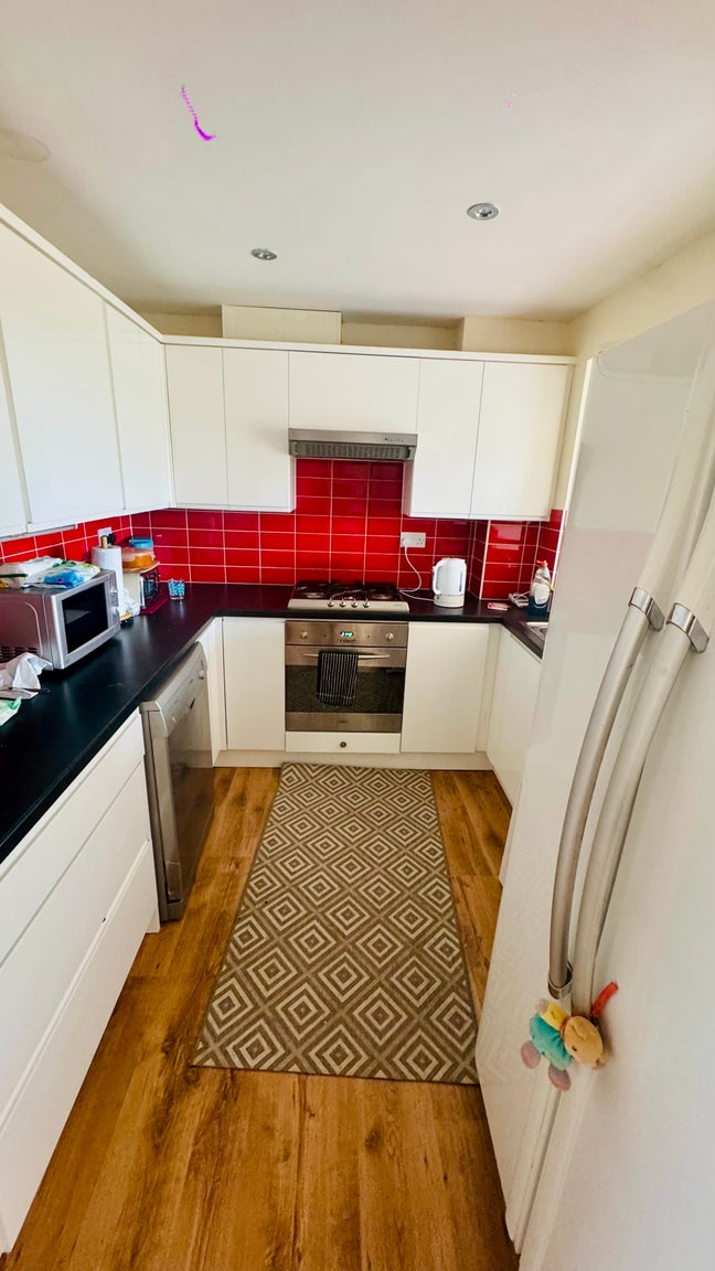 1 room in a 2 bed house (live out landlord) Main Photo