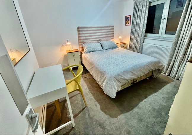 Large double room for single guy  Main Photo