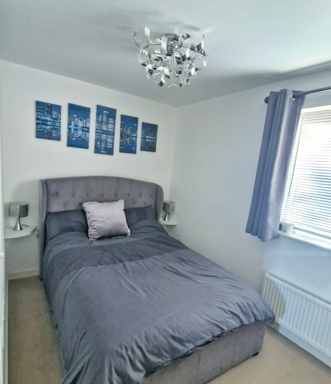 Bright, Spacious Double Room – All Bills Included Main Photo