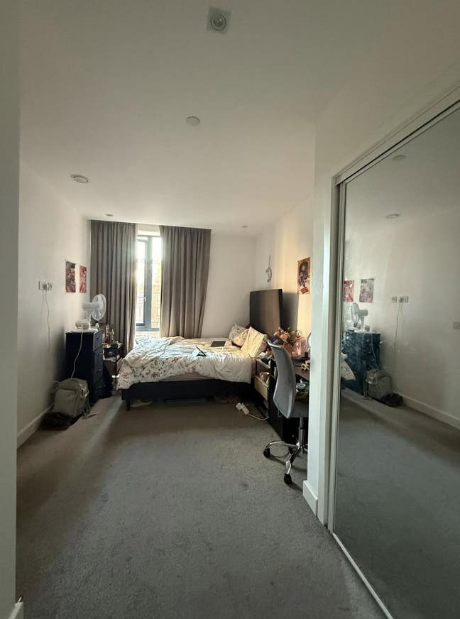 Large, furnished bedroom with ensuite! Main Photo