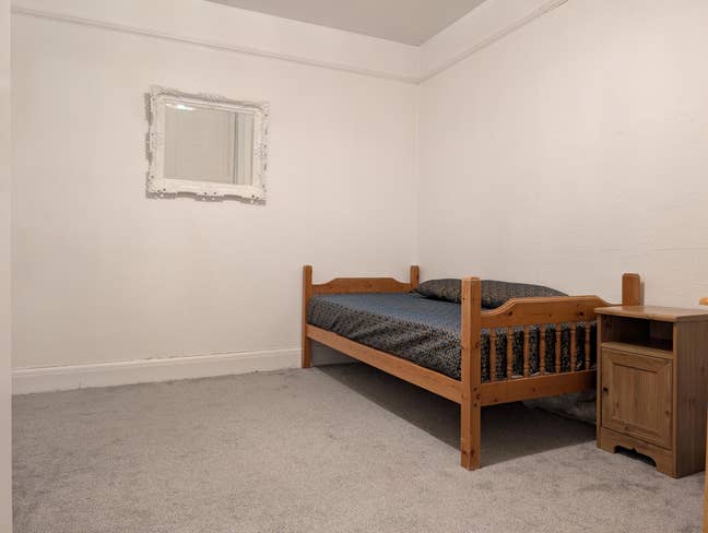 Double Room for single person, all bills included Main Photo