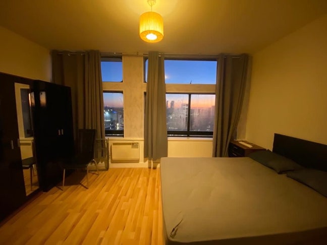 En-suite room in city centre  Main Photo