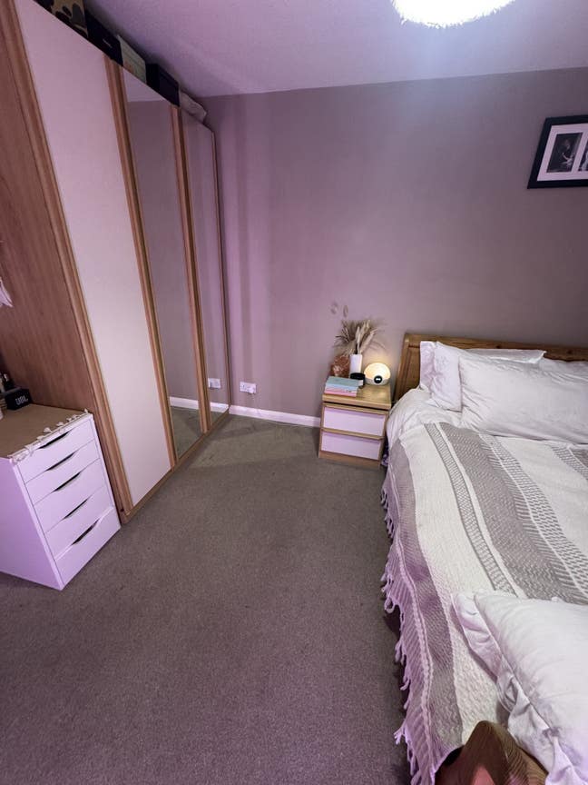 Double room with great transport links Main Photo