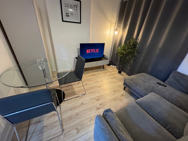 ***Newly Renovated/ All Bills Included*** Main Photo