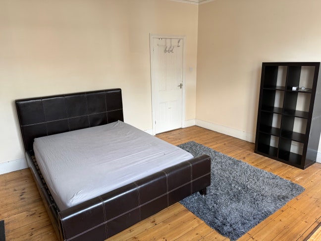 Huge room available in friendly Archway house  Main Photo