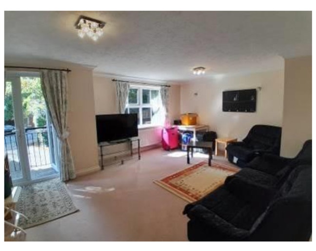 Room (/whole flat) to rent-2 mins from University Main Photo