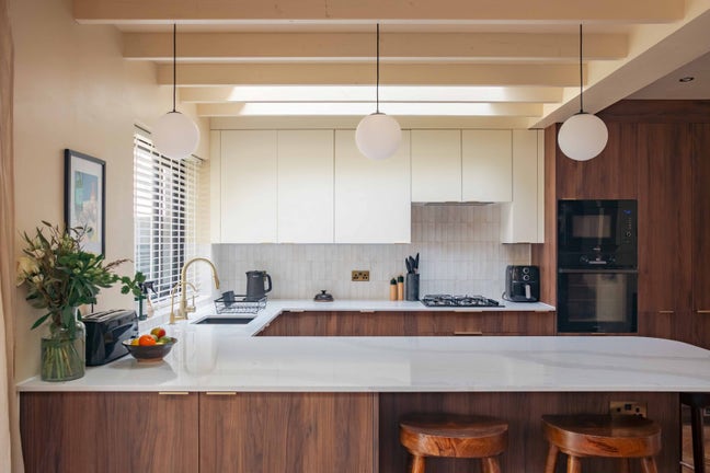 Beautiful Mid-Century Home in Clapham Common Main Photo