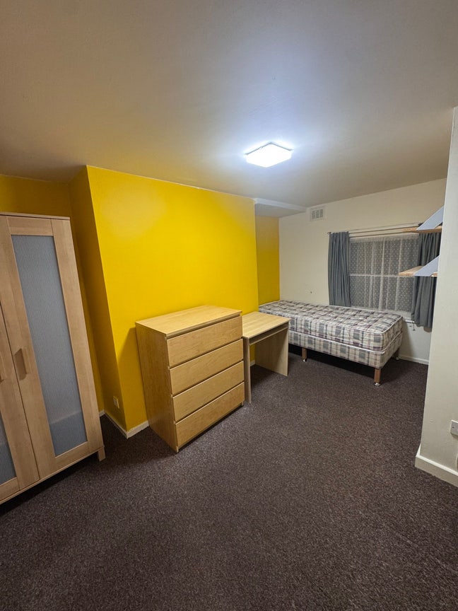 Room Available  Main Photo