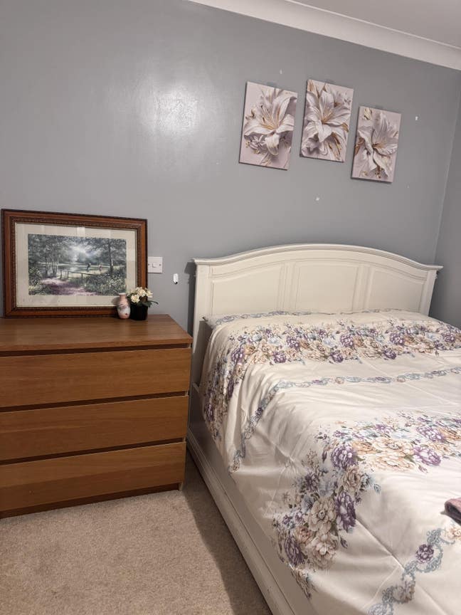 Specious double room with private bathroom  Main Photo