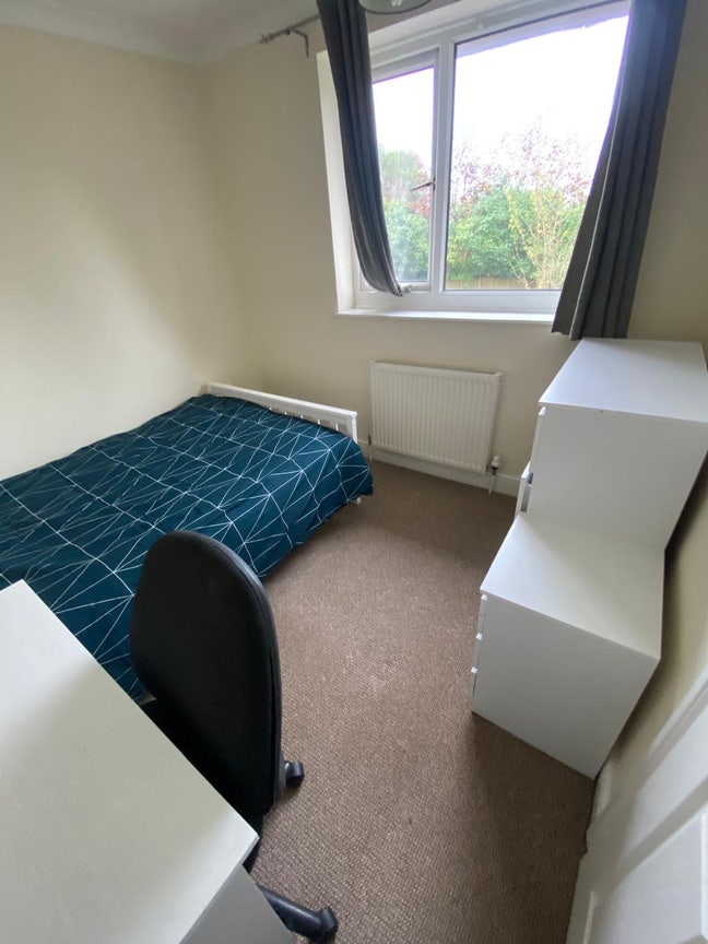 From £650 double rooms - Available now Main Photo