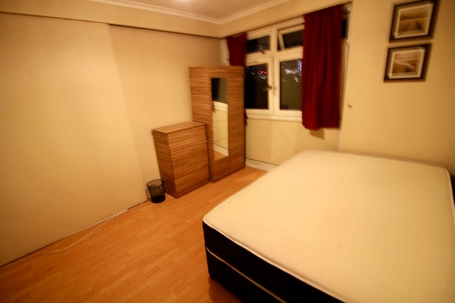 Large Double Room in Super Location+All Bill Incld Main Photo