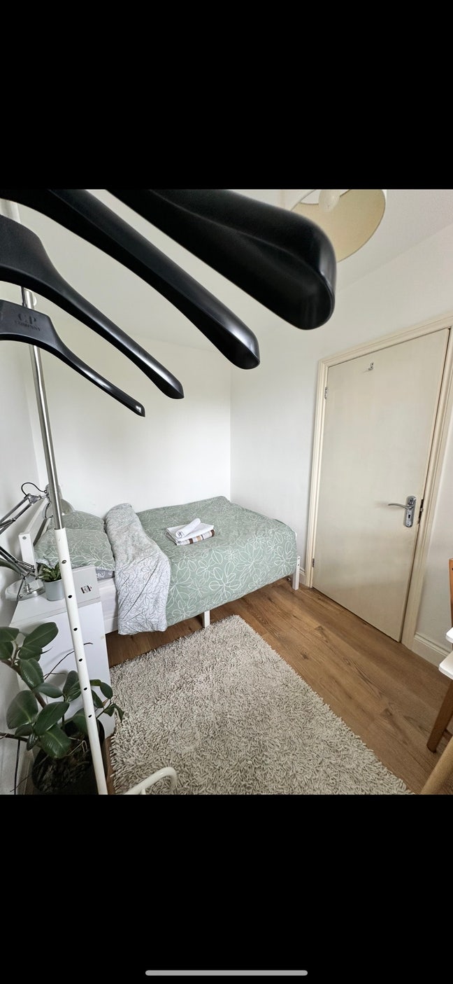 Small Double Bedroom Available Now  Main Photo
