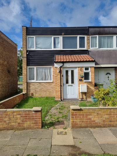 Three Bedroom House to Rent Main Photo