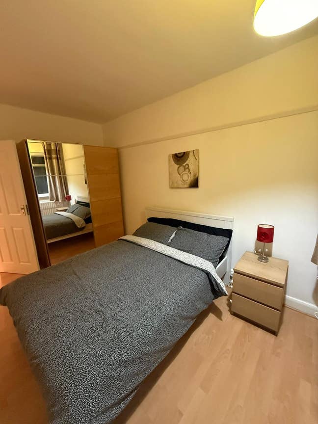 Bright Double Room – Spacious Flat with Garden Main Photo