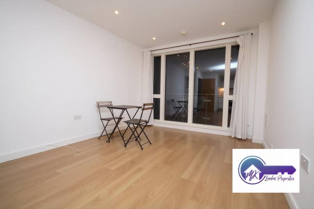 Unfurnished One Bed Flat in East London £2000 Pcm  Main Photo