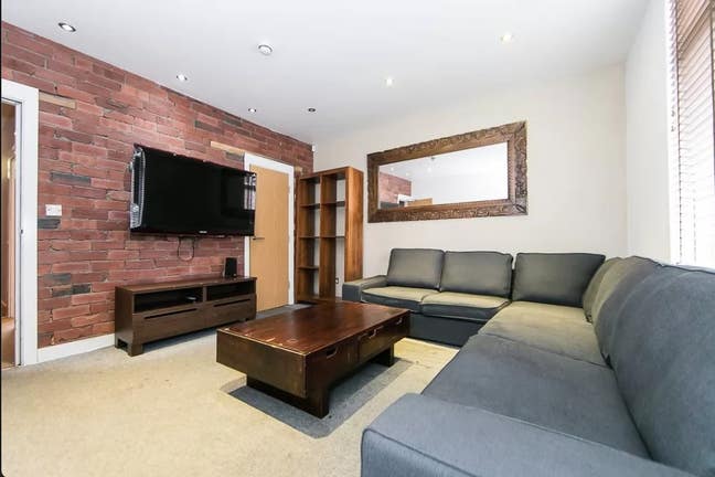Modern House (All Bills Included!!) Main Photo